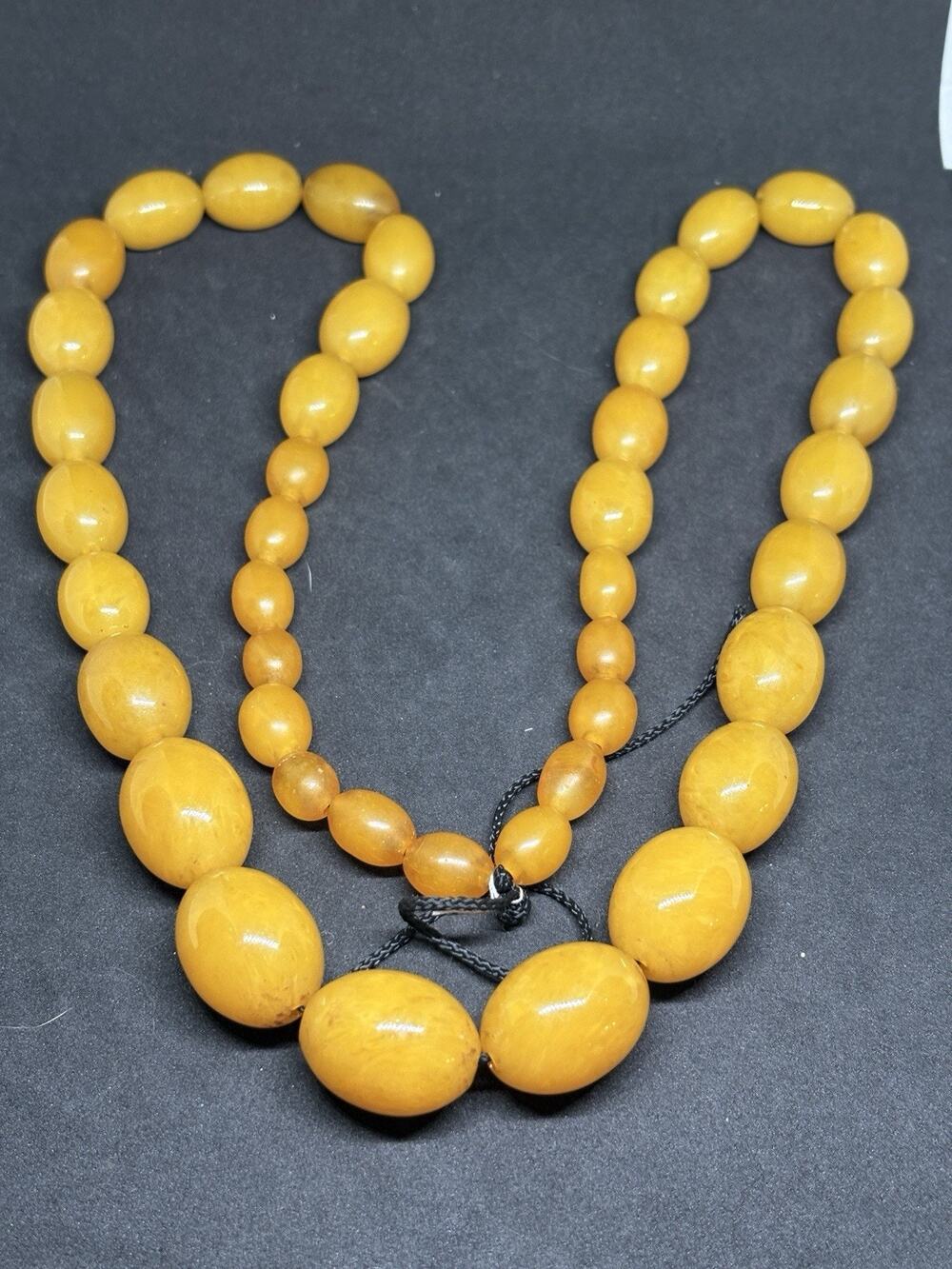 Vintage Bakelite Butterscotch yellow Graduated Oval bead Necklace 118 gram 30”